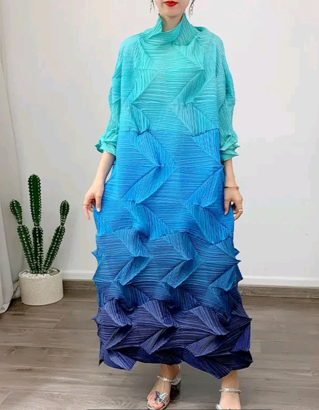 Women's Crinkle Diamond 3 Color Block Long Short Sleeve Dress
