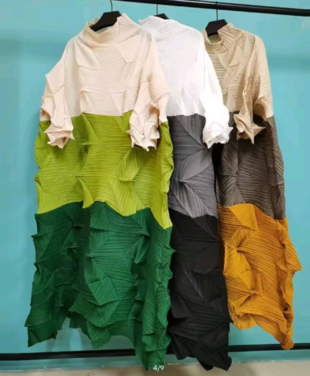 Women's Crinkle Diamond 3 Color Block Long Short Sleeve Dress