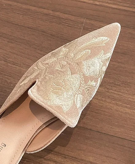 Women's Customized Rivet Pointed Sandals Flat Comfortable Casual Leather Shoes Women's Fashion slippers